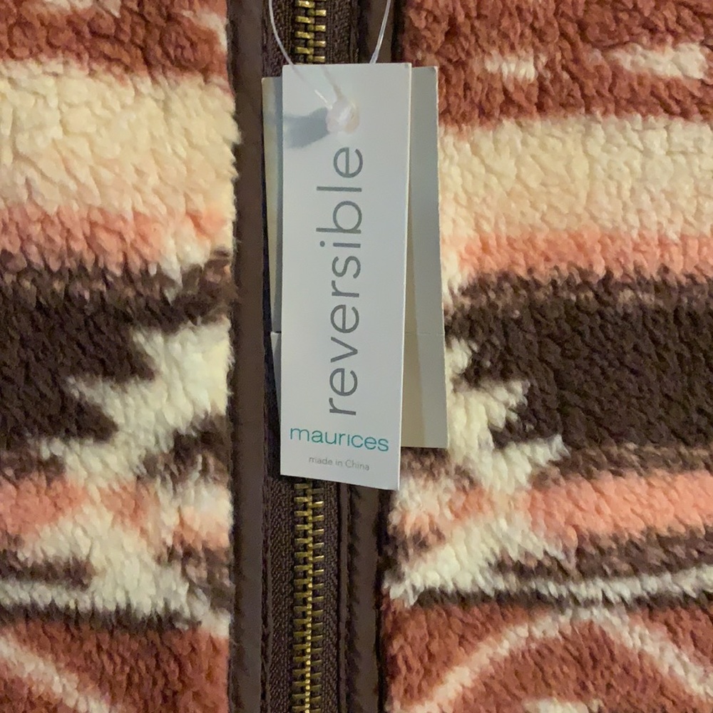 NEW Maurices Reversible Sherpa/Quilted Vest - Picture 2 of 12